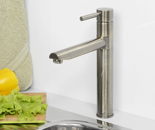 Смеситель Wasserkraft А8137 для кухни с поворотным изливом, светлая бронза