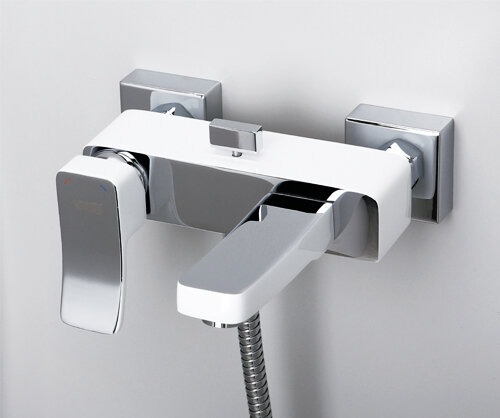 Смеситель Wasserkraft ALLER 1061W для ванны и душа с коротким изливом, белый/хром
