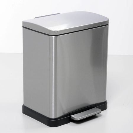 Корзина для мусора Wasserkraft K-622, с педалью, 12 л